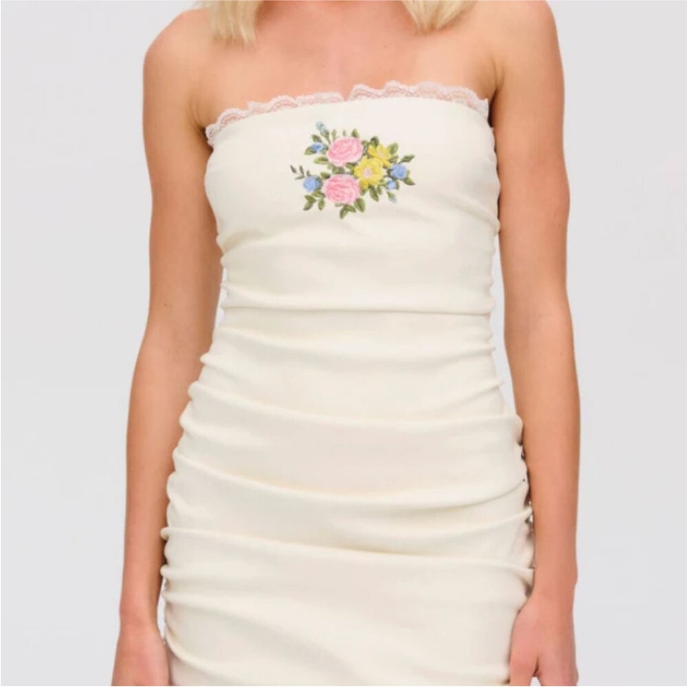 For Love And Lemons maude mini.
Cream Strapless Dress with Floral Embroidery